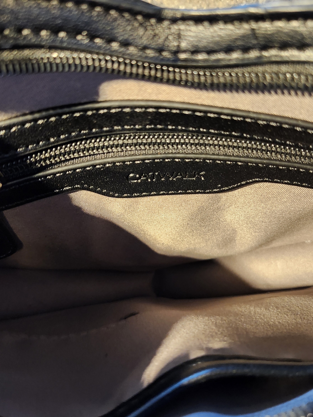 Catwalk Black Heart Crossbody Bag - Picture 3 of 4